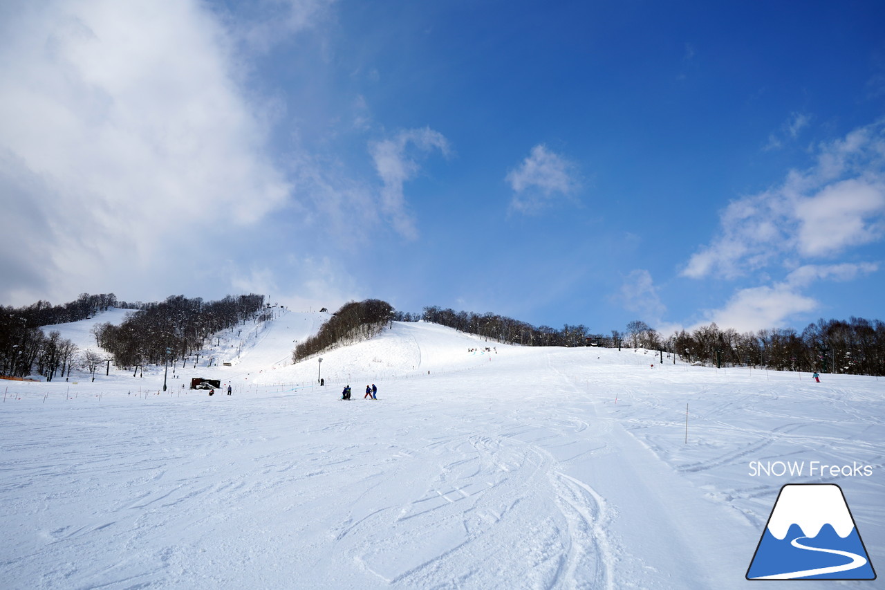 かもい岳スキー場 今シーズン限りでリフト営業休止を発表…。歴史と記憶に残る『聖地』に、浅川誠さんと鈴木彩乃さんがシュプールを刻む。